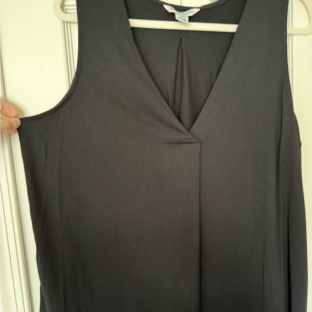 Tommy Bahama Kauai Black V-Neck center pleated Top, Large